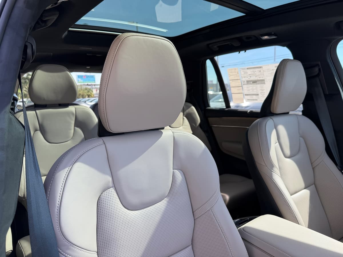 2026 Volvo XC90 plug-in hybrid - Image 9