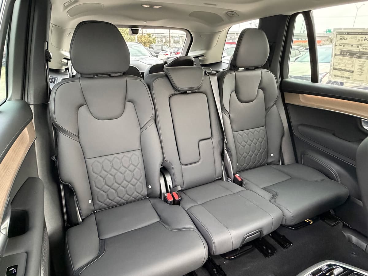 2026 Volvo XC90 - Image 10