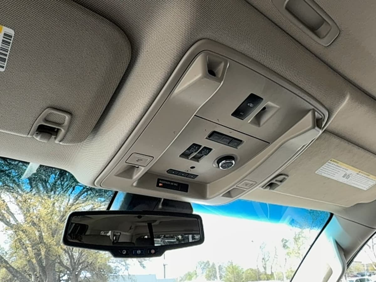 2017 GMC Yukon XL - Image 26