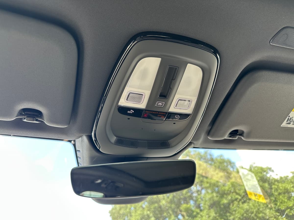 2026 Volvo XC60 - Image 15