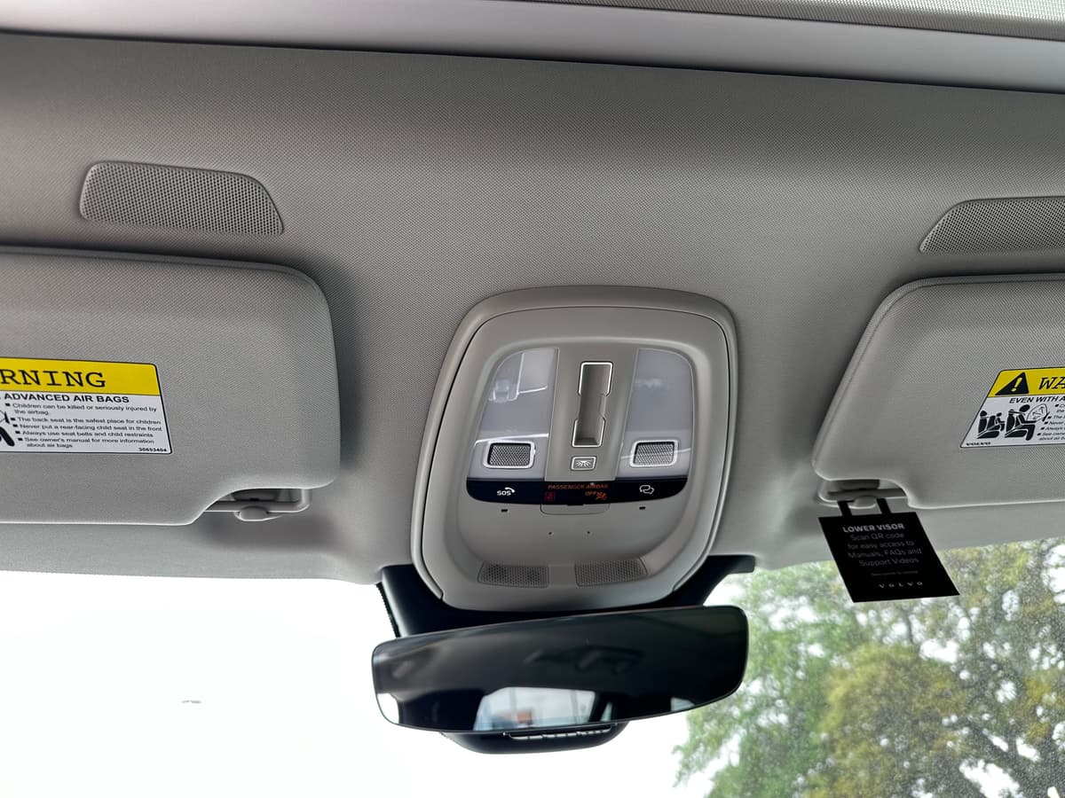 2025 Volvo XC90 plug-in hybrid - Image 16