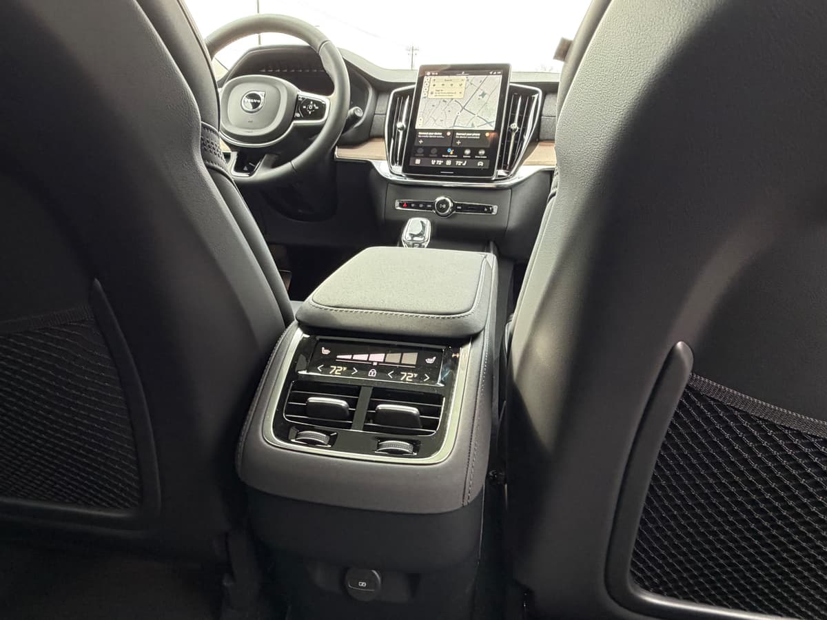2026 Volvo XC90 - Image 12
