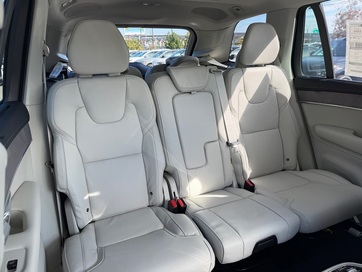 2026 Volvo XC90 - Image 10
