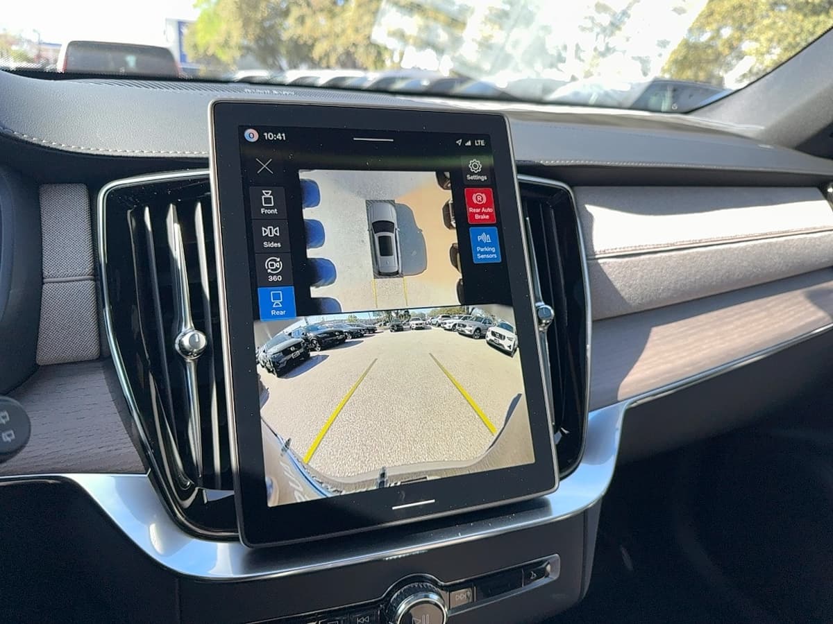 2026 Volvo XC90 - Image 22