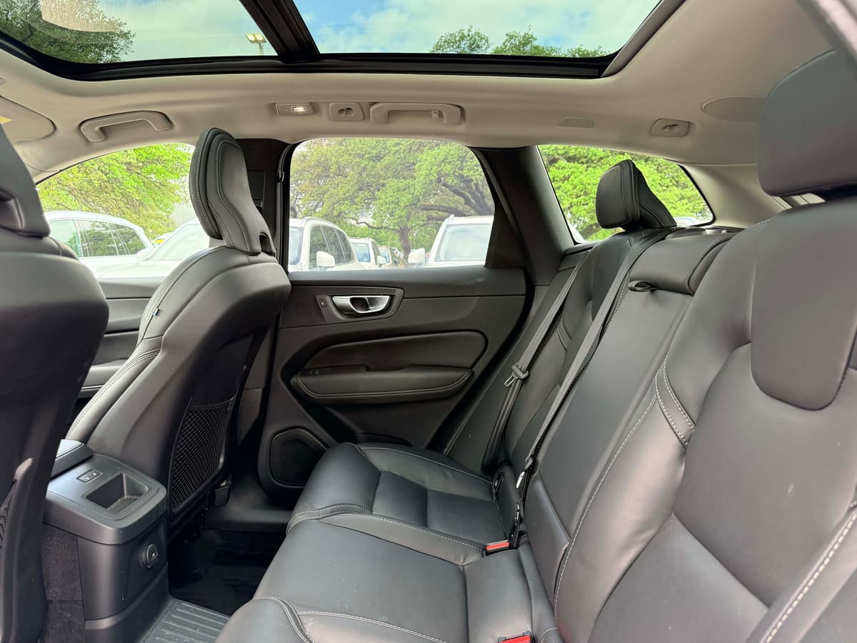 2024 Volvo XC60 plug-in hybrid - Image 13