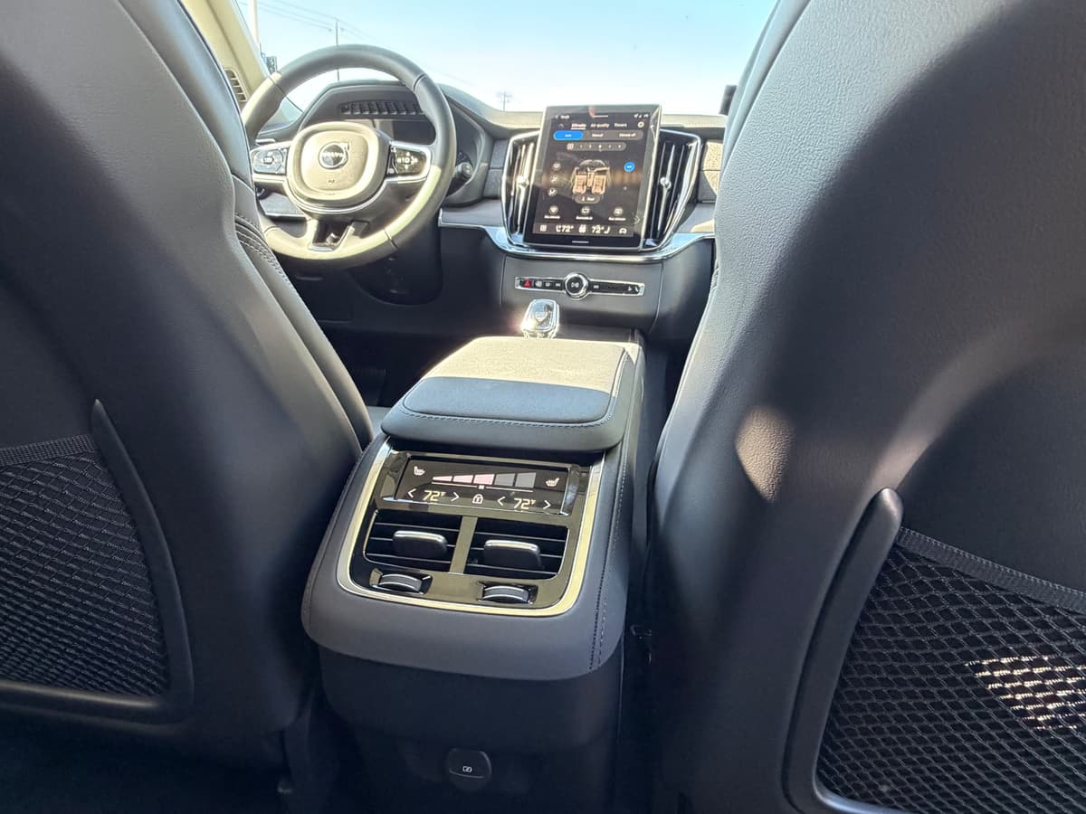 2026 Volvo XC90 - Image 12