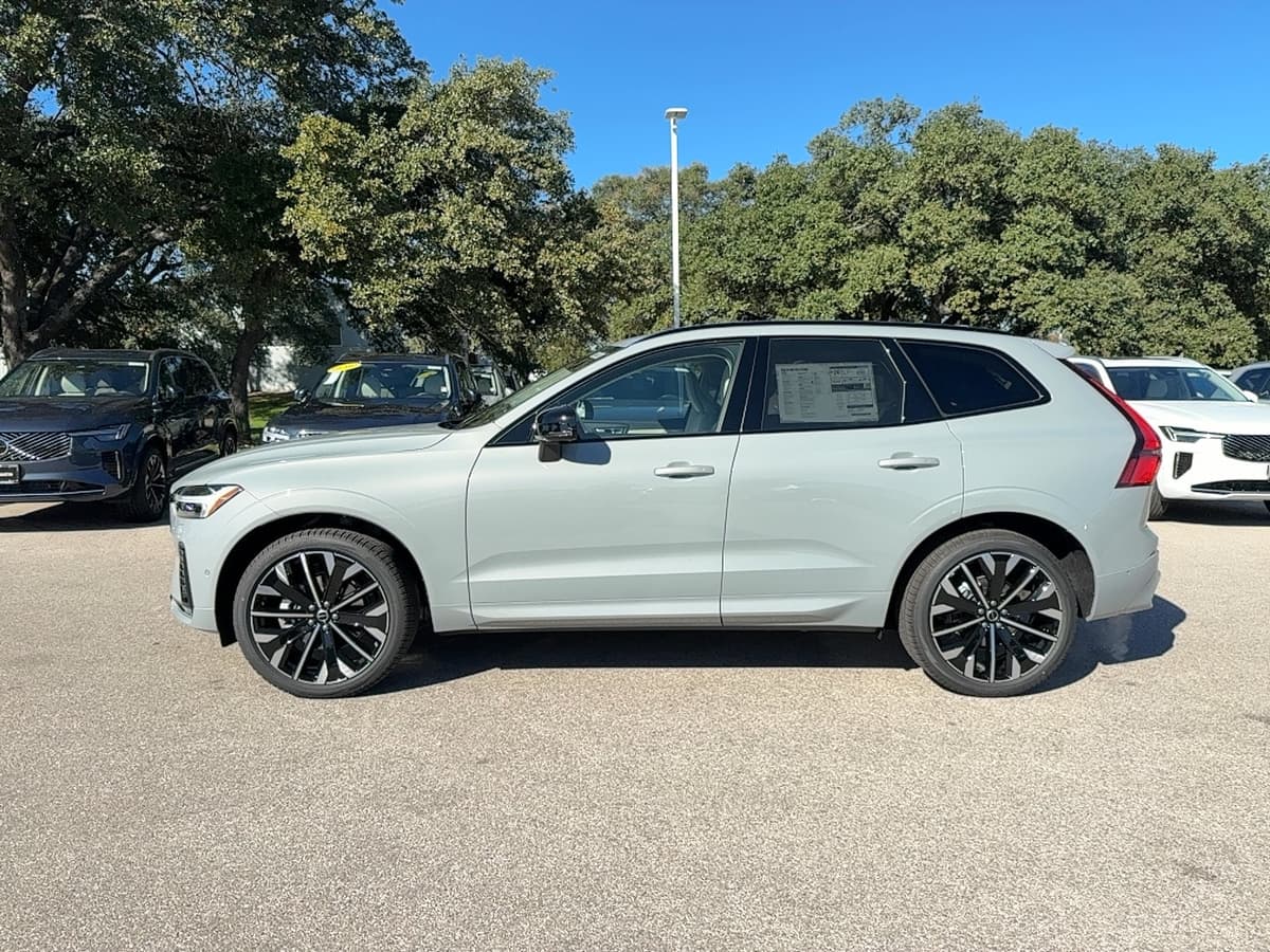 2026 Volvo XC60 - Image 3
