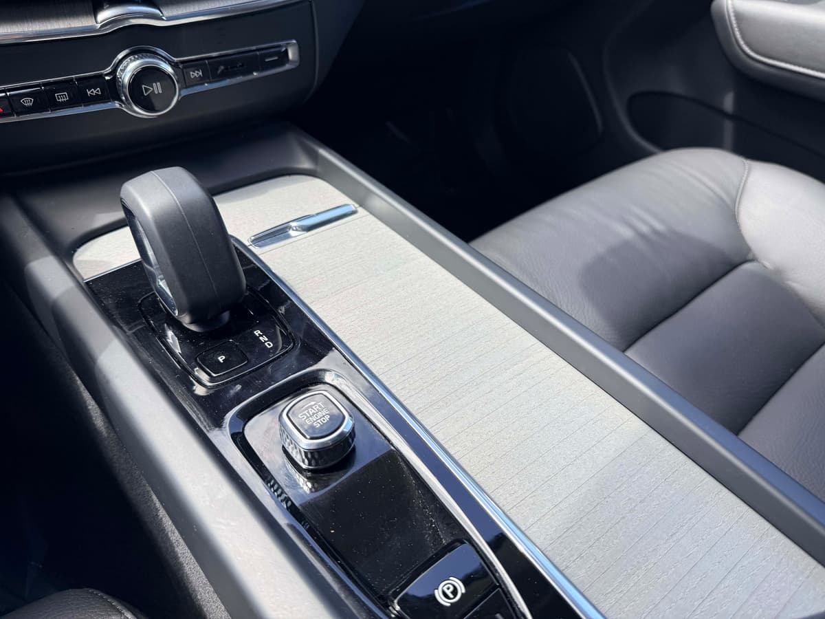 2025 Volvo XC60 - Image 23