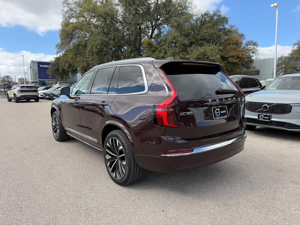 2026 Volvo XC90 plug-in hybrid - Image 4