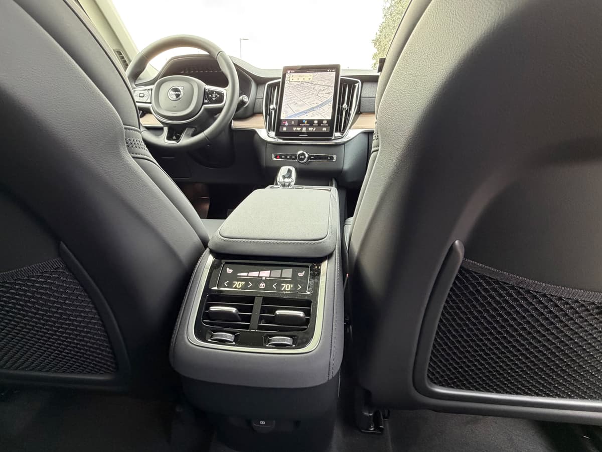 2026 Volvo XC90 - Image 12