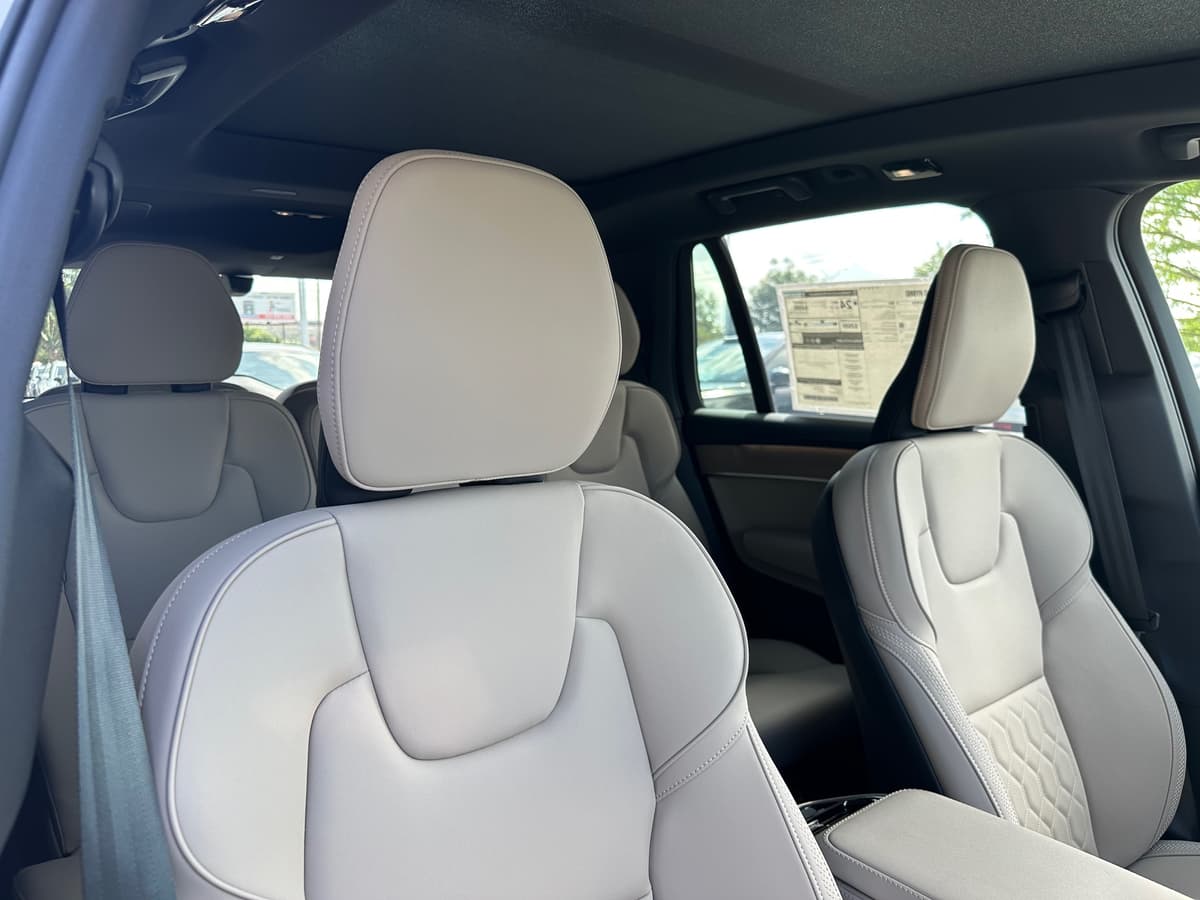 2026 Volvo XC90 - Image 9