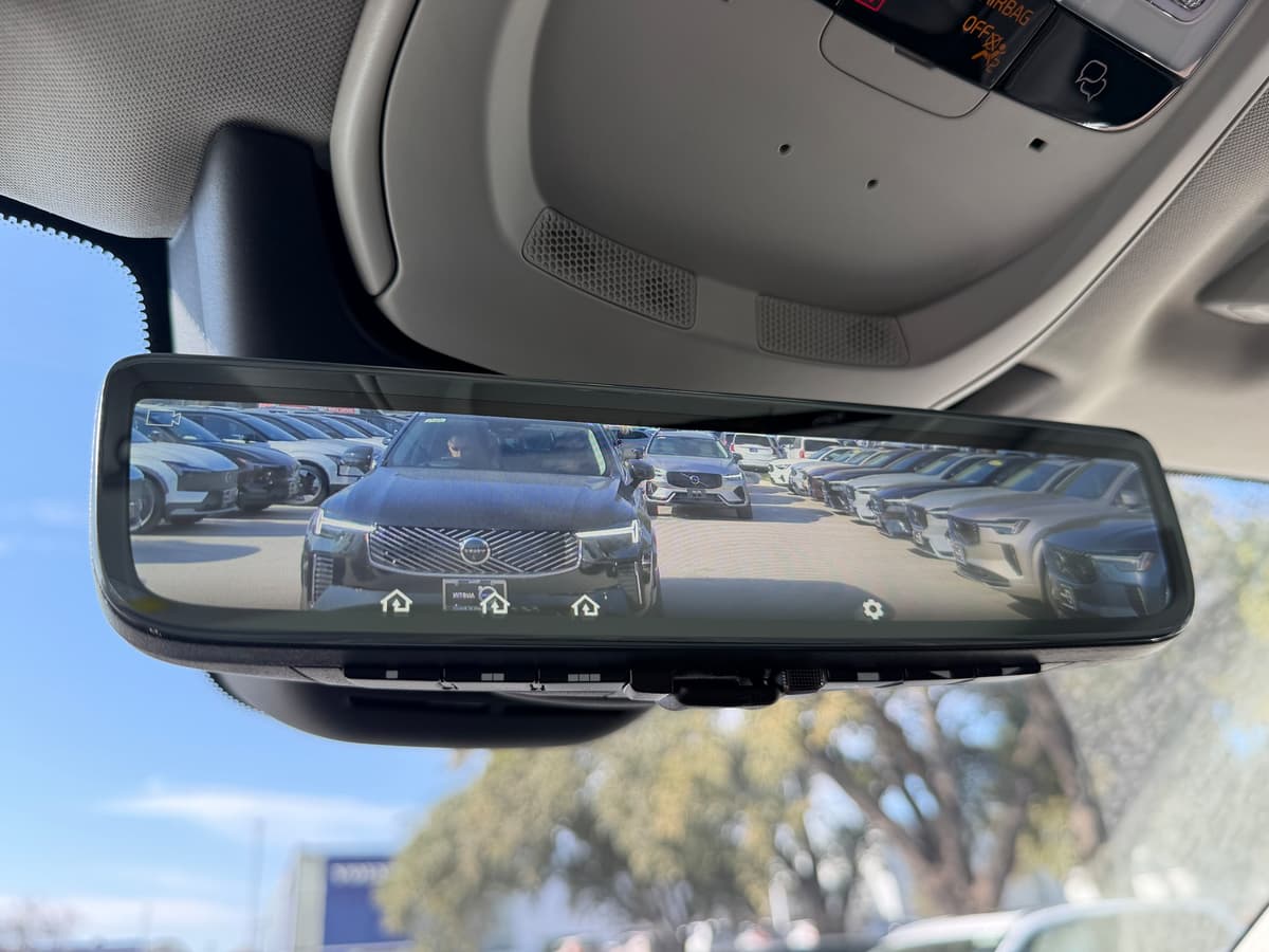 2026 Volvo XC90 - Image 18