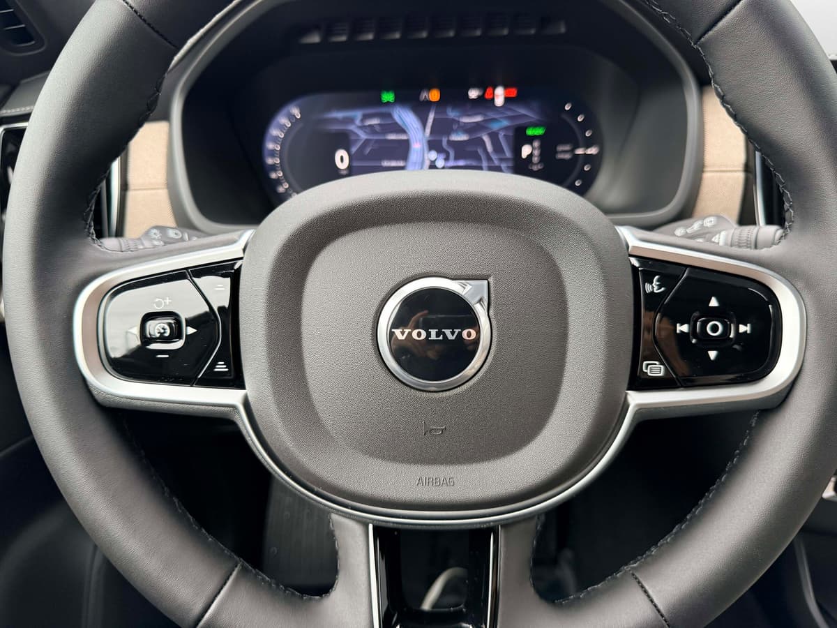2026 Volvo XC90 plug-in hybrid - Image 20