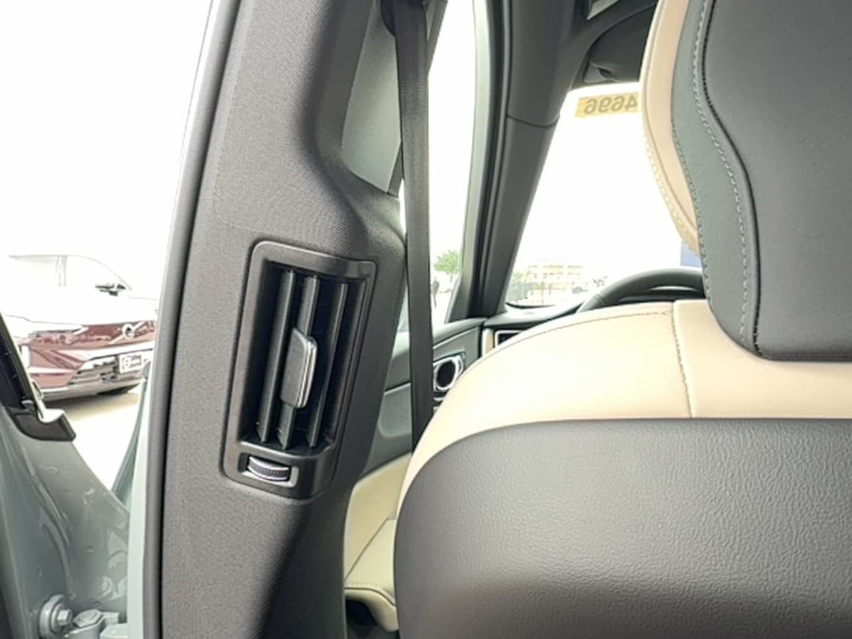 2026 Volvo XC60 - Image 15