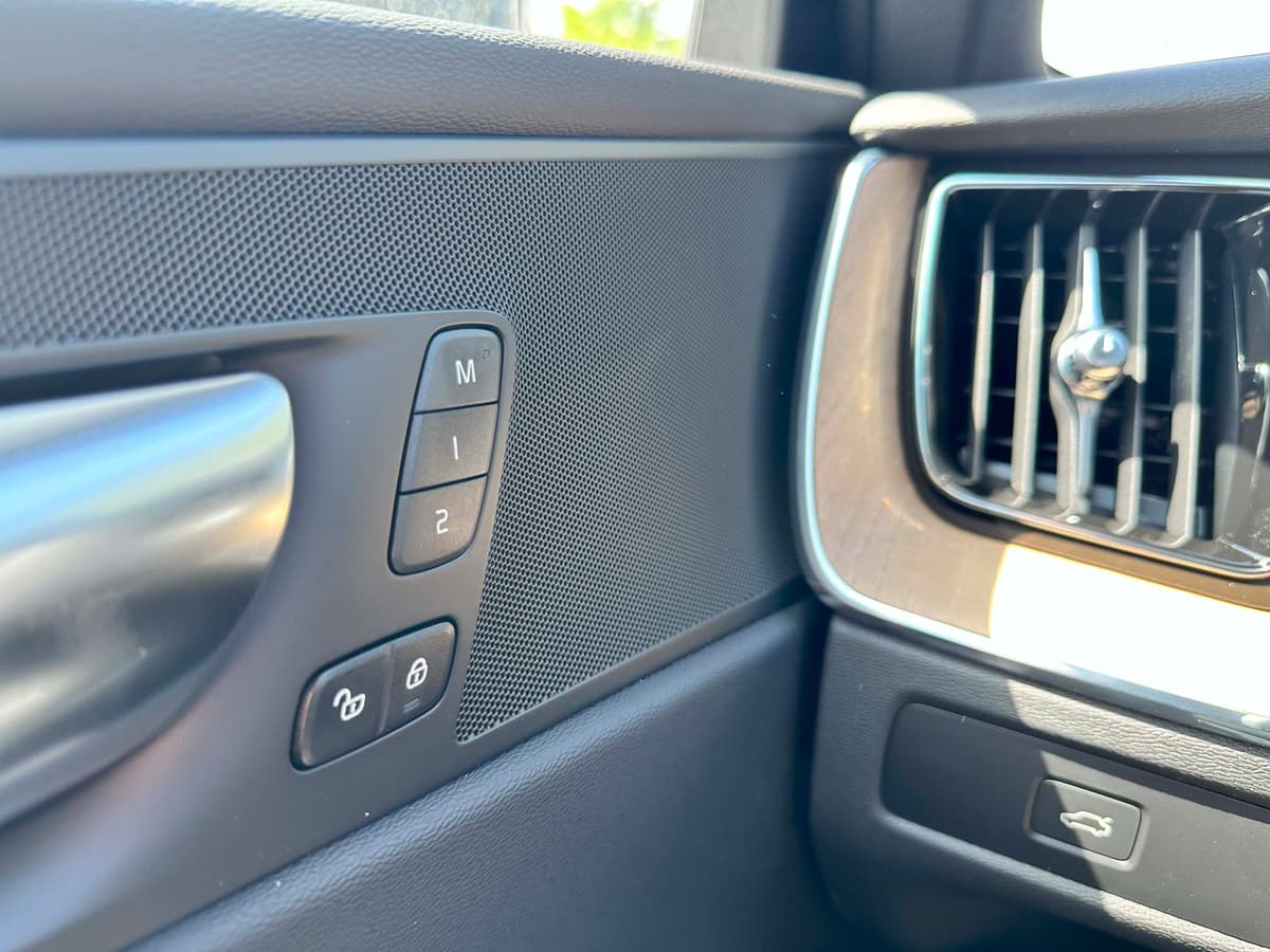 2026 Volvo XC60 - Image 18