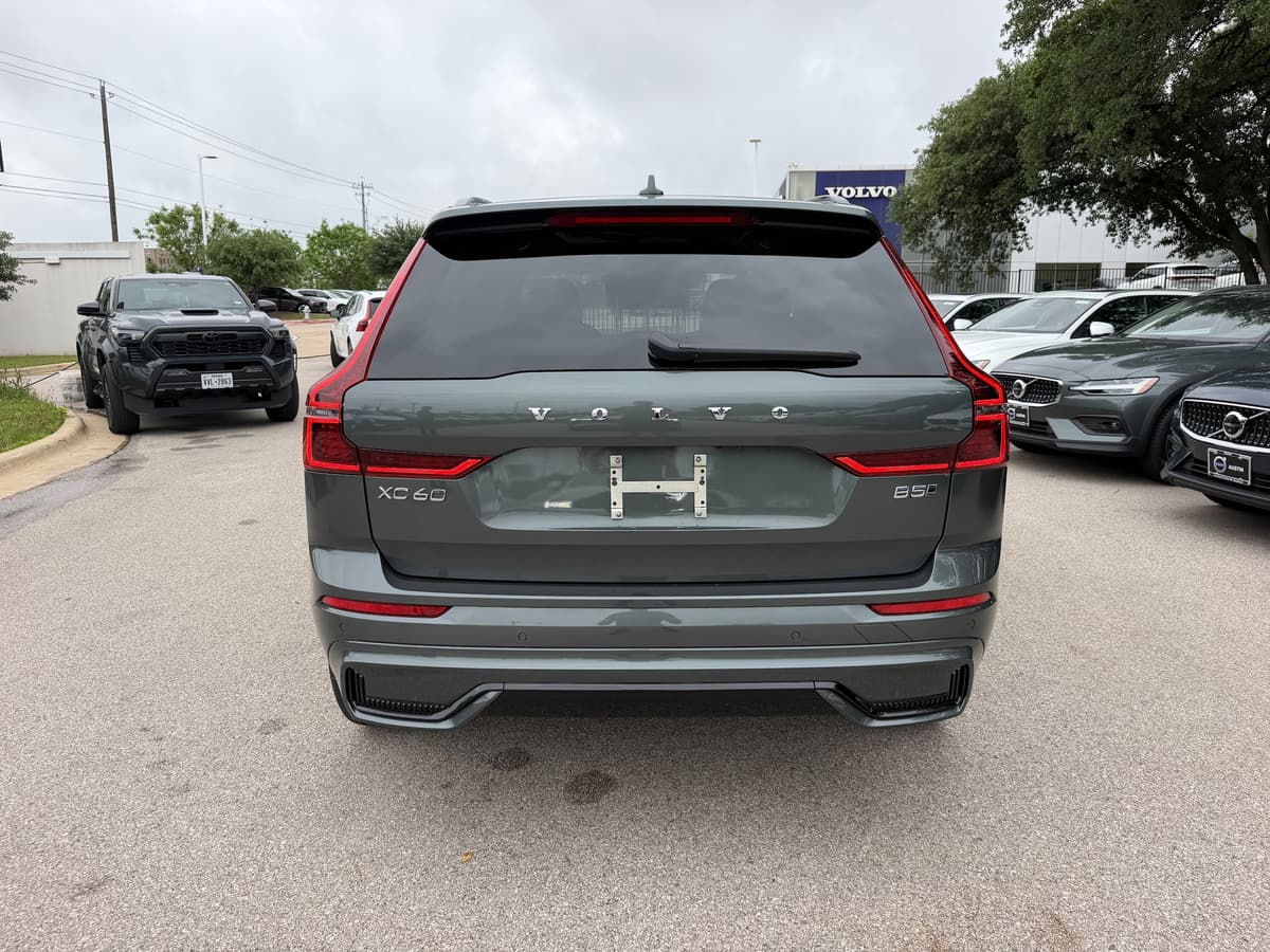 2026 Volvo XC60 - Image 5