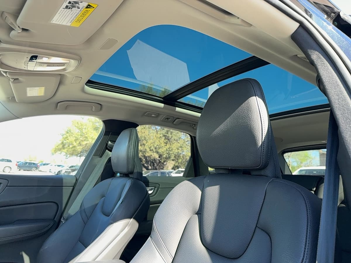 2023 Volvo XC60 - Image 10