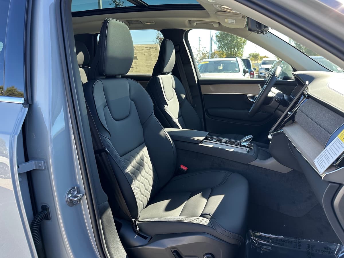 2026 Volvo XC90 - Image 8