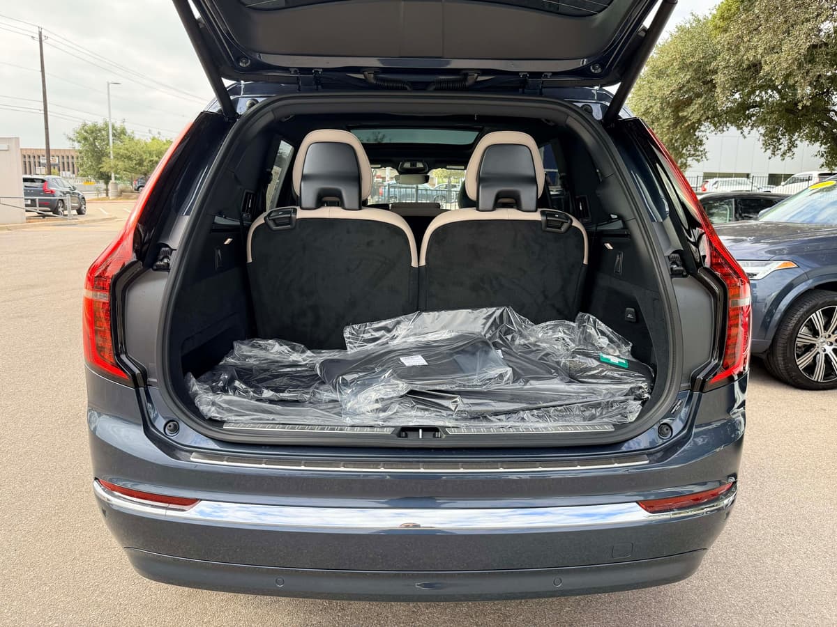 2026 Volvo XC90 - Image 27