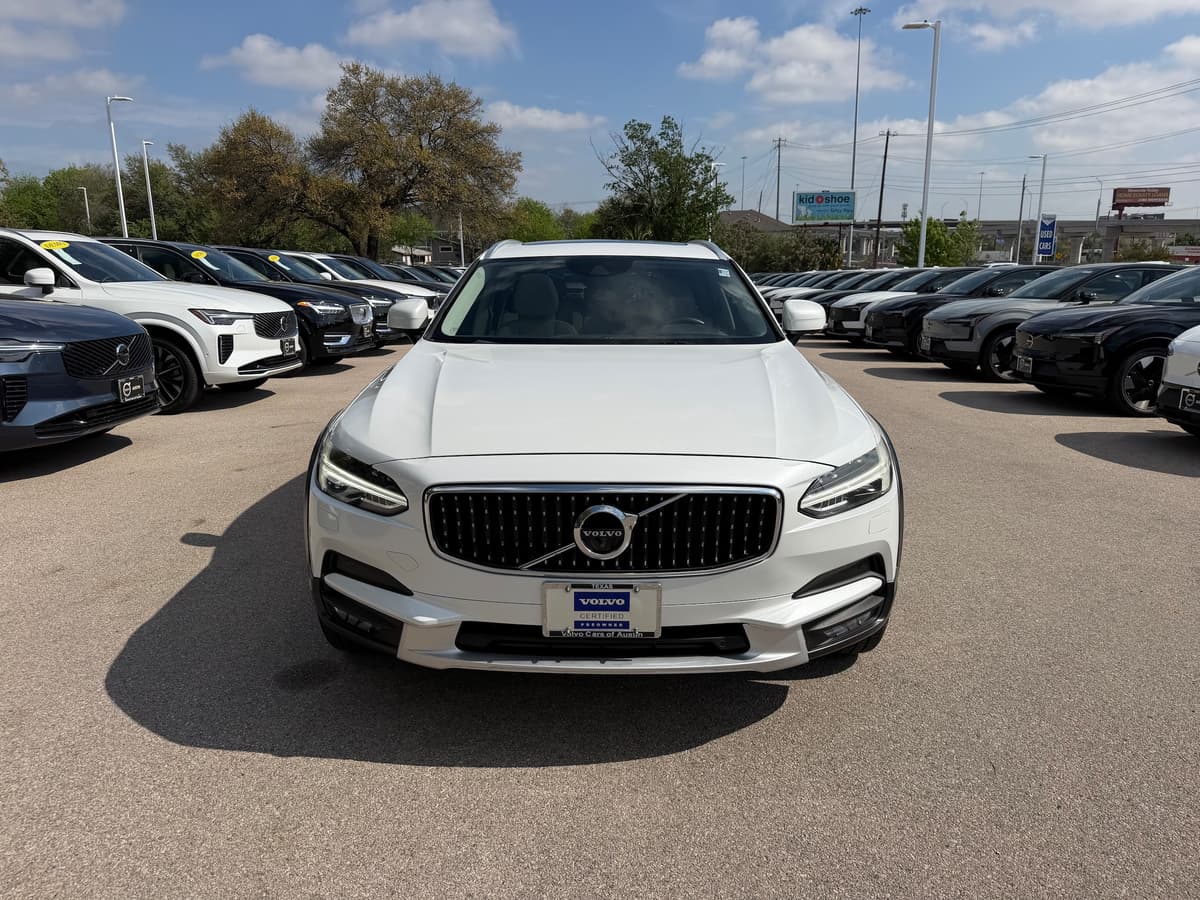 2018 Volvo V90 Cross Country - Image 8