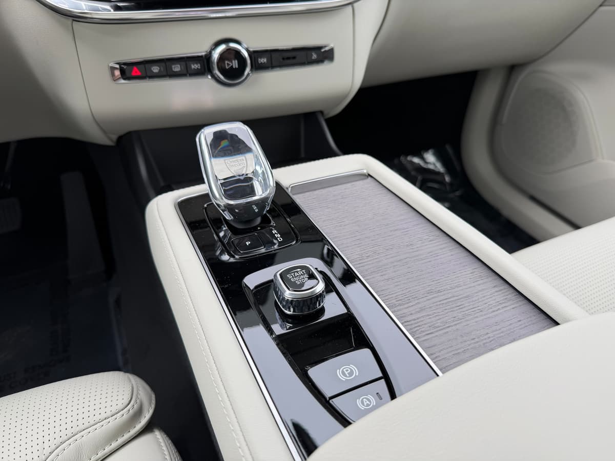 2026 Volvo XC90 - Image 14