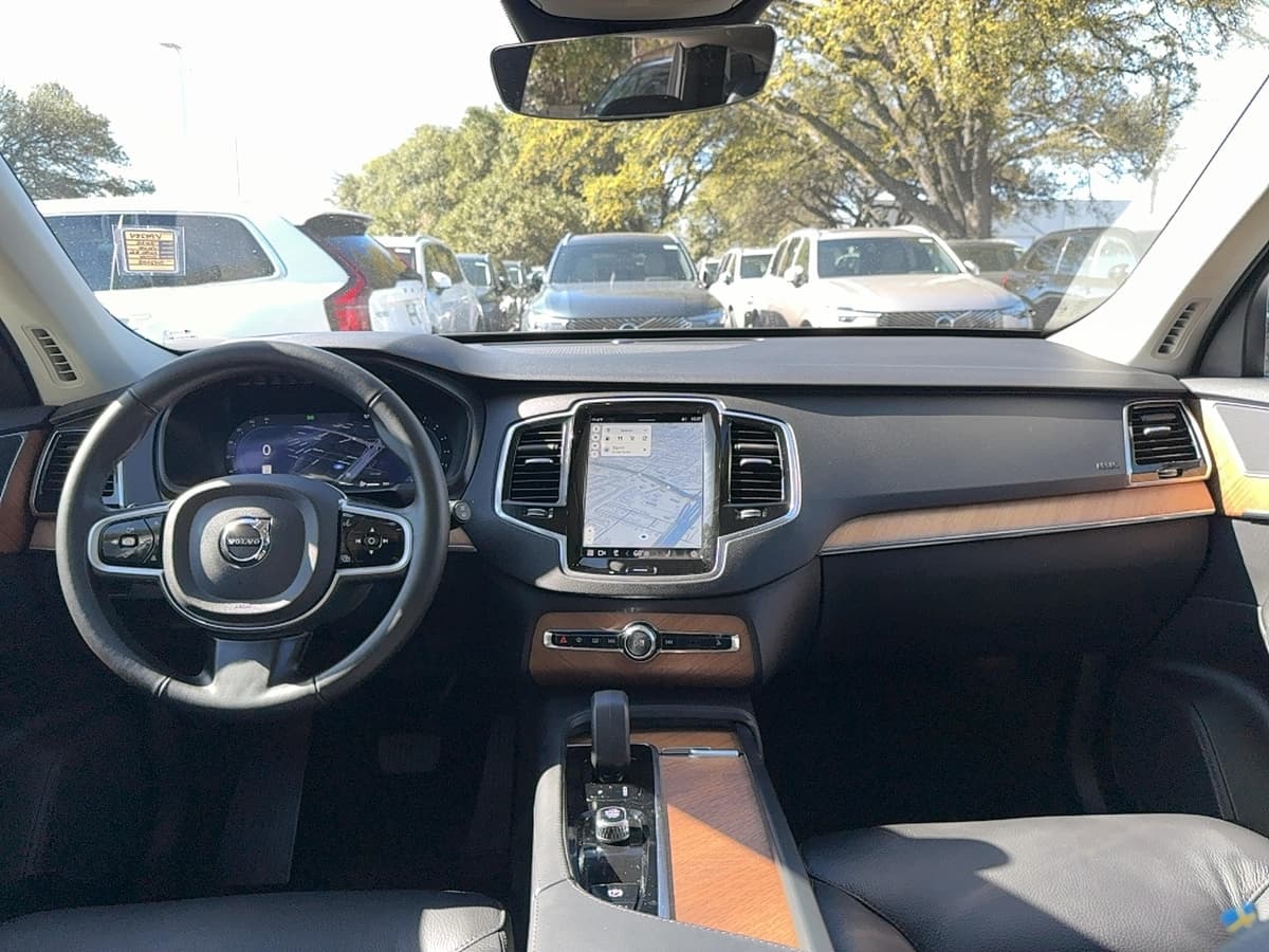 2025 Volvo XC90 - Image 16