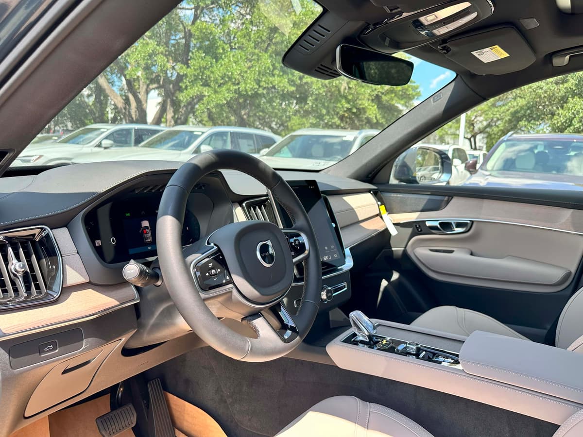 2026 Volvo XC90 - Image 11
