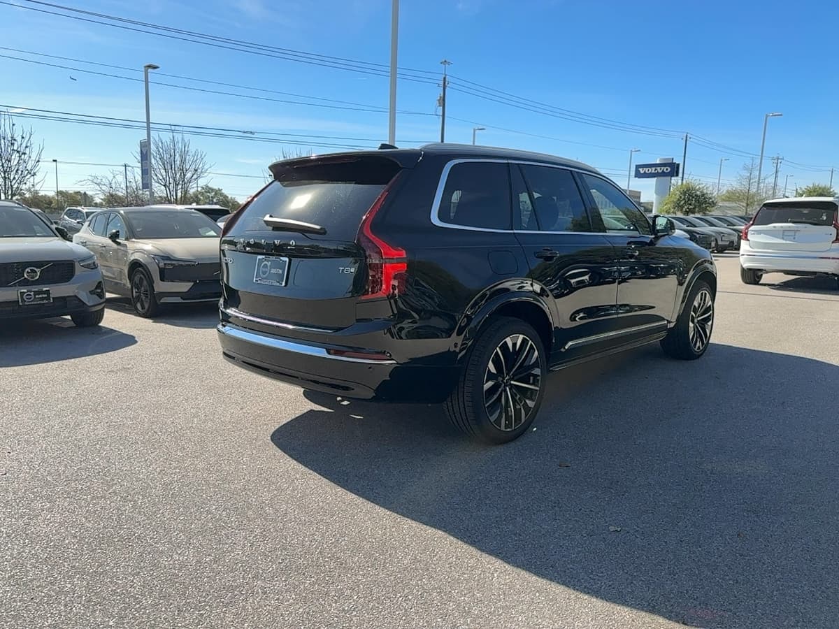 2026 Volvo XC90 plug-in hybrid - Image 6