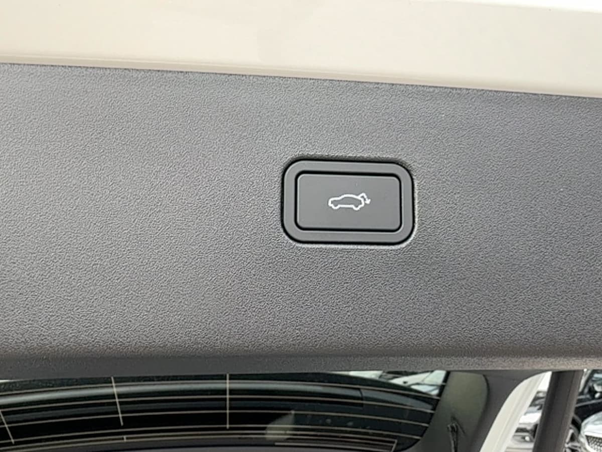 2026 Volvo EX30 - Image 22