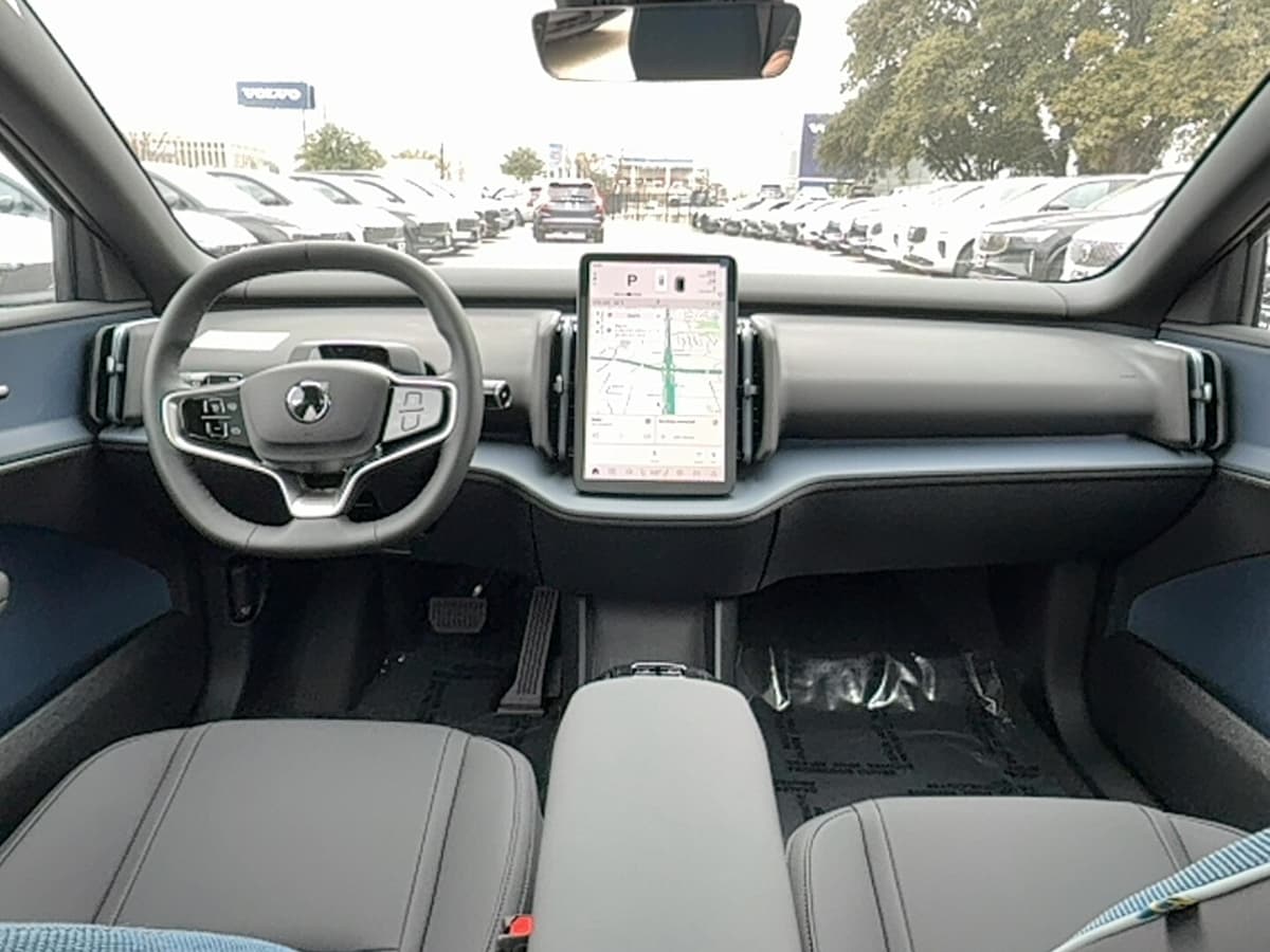 2026 Volvo EX30 - Image 16