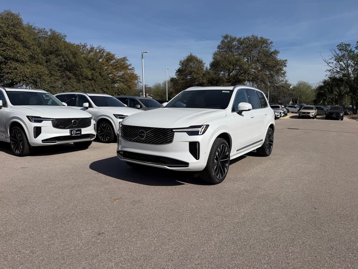 2026 Volvo XC90 - Image 2