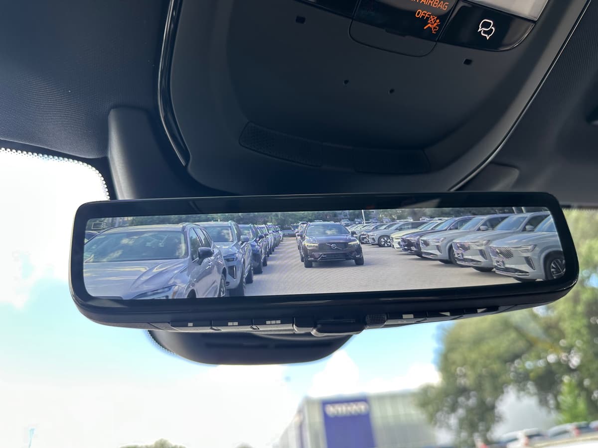 2026 Volvo XC90 - Image 17