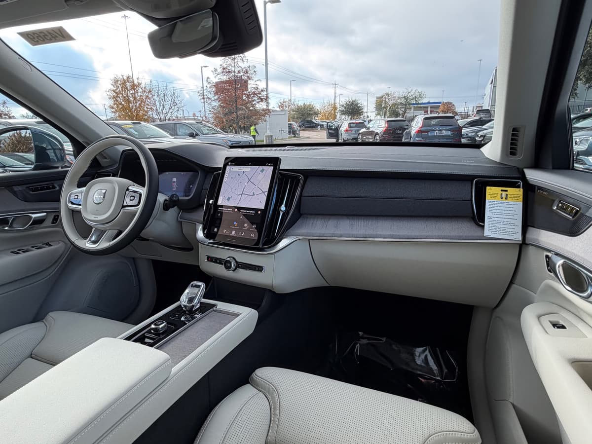 2026 Volvo XC90 - Image 11