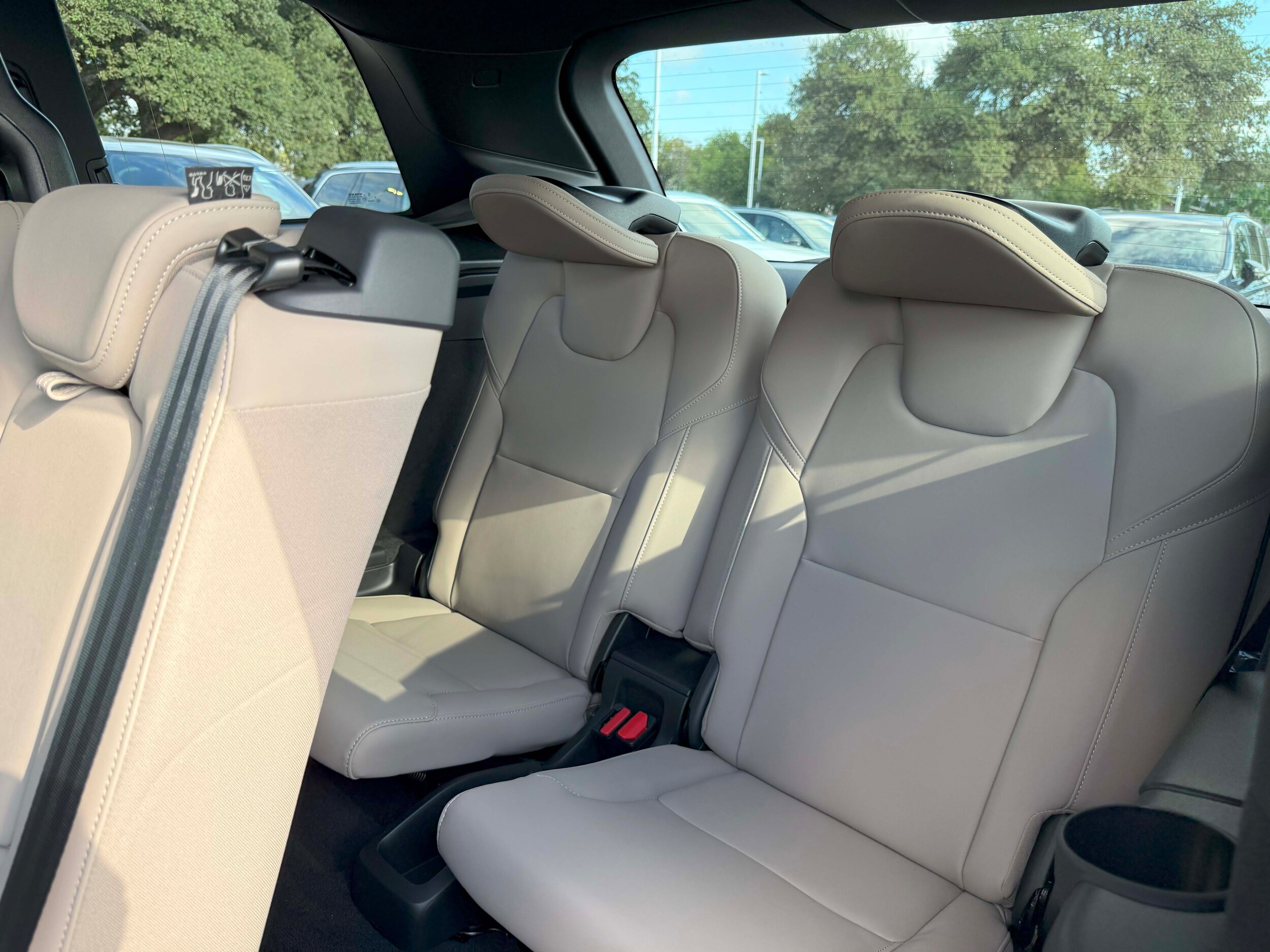 2026 Volvo XC90 - Image 17