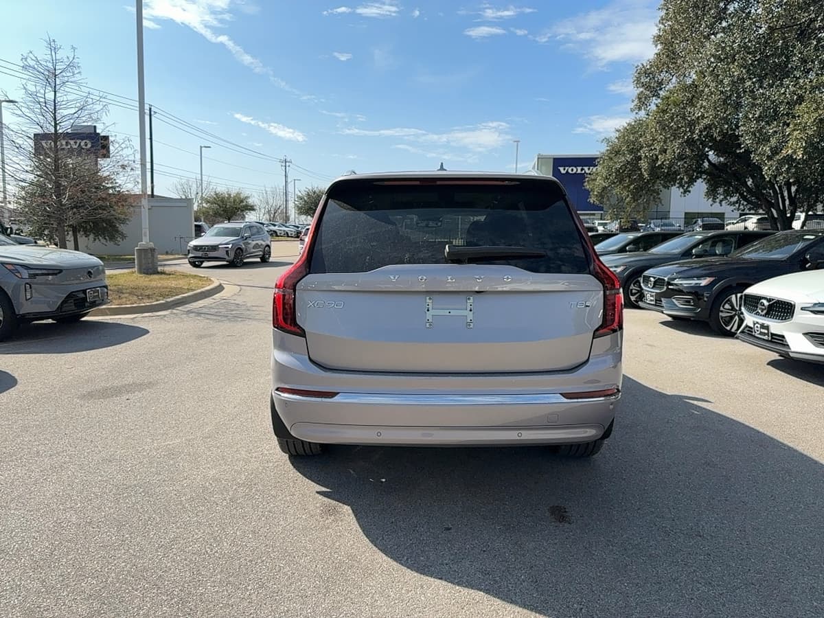 2026 Volvo XC90 plug-in hybrid - Image 6