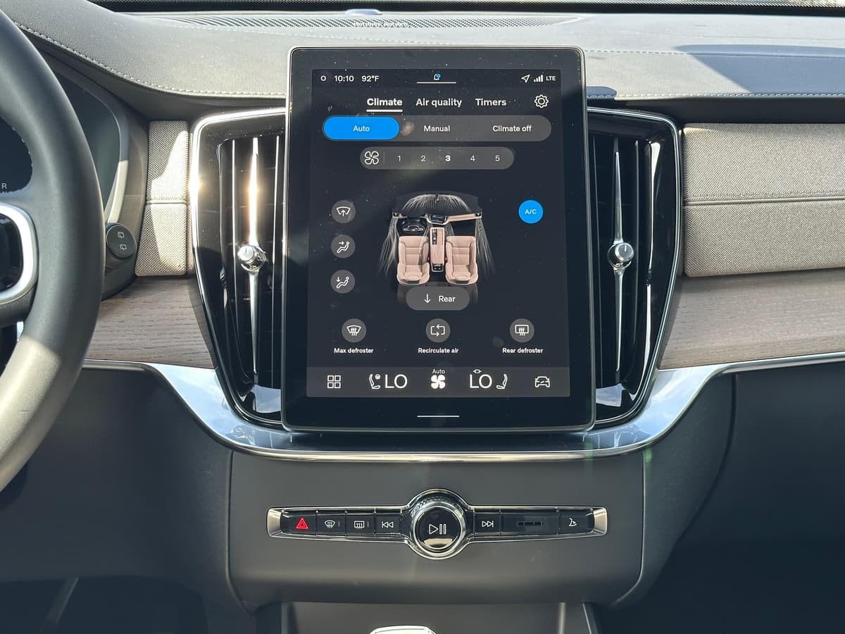 2026 Volvo XC90 - Image 13