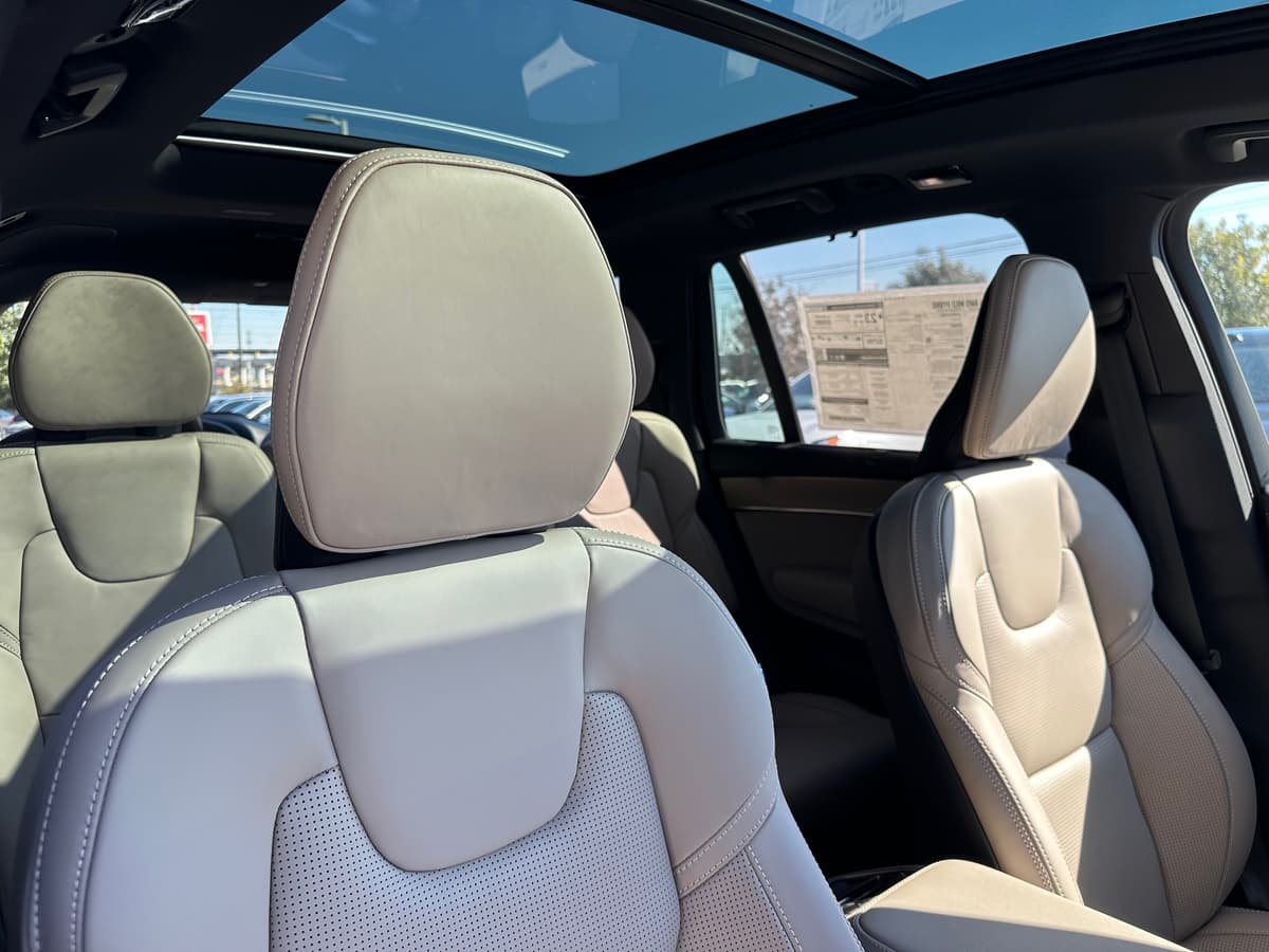 2026 Volvo XC90 - Image 9