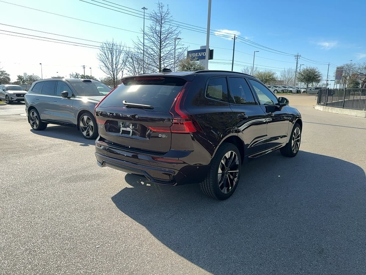 2026 Volvo XC60 - Image 7