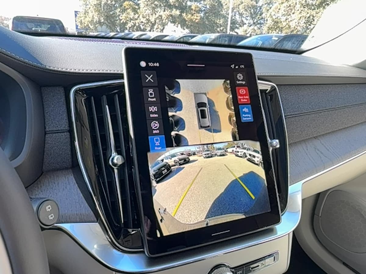 2026 Volvo XC90 - Image 23