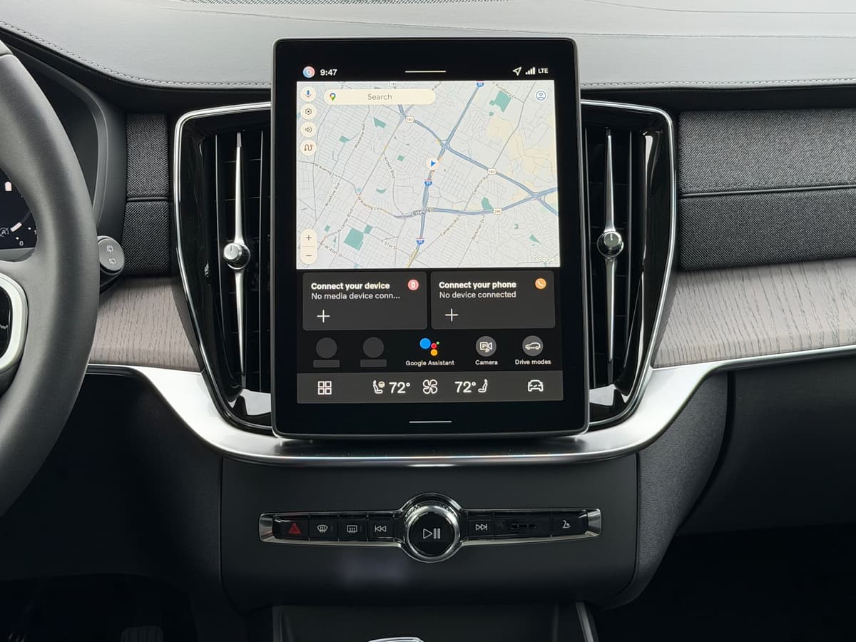 2026 Volvo XC90 - Image 13