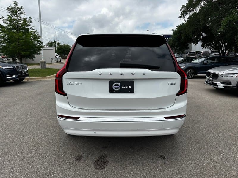 2025 Volvo XC90 plug-in hybrid - Image 5