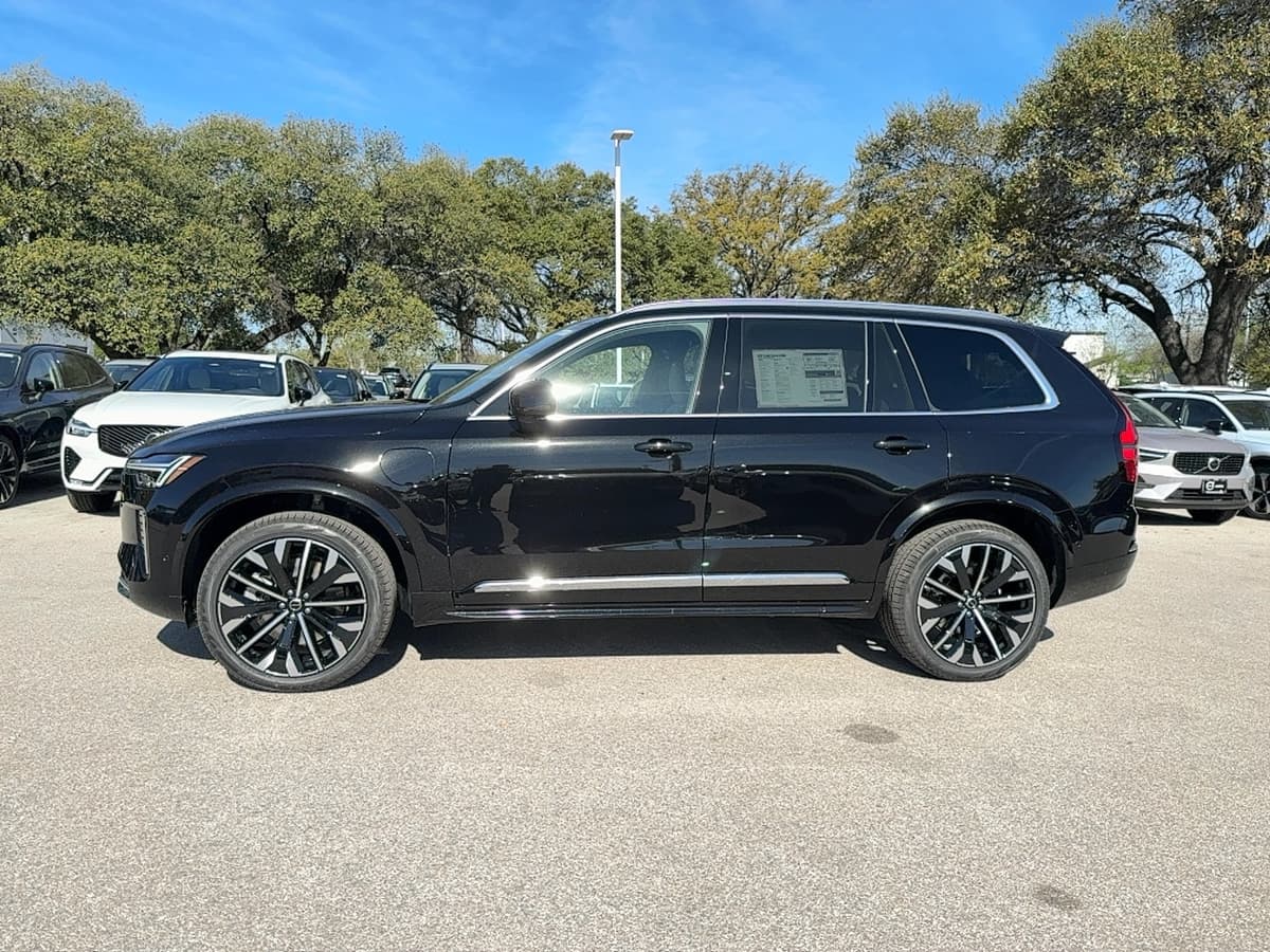 2026 Volvo XC90 plug-in hybrid - Image 3