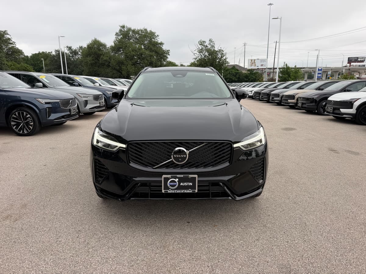2026 Volvo XC60 plug-in hybrid - Image 5