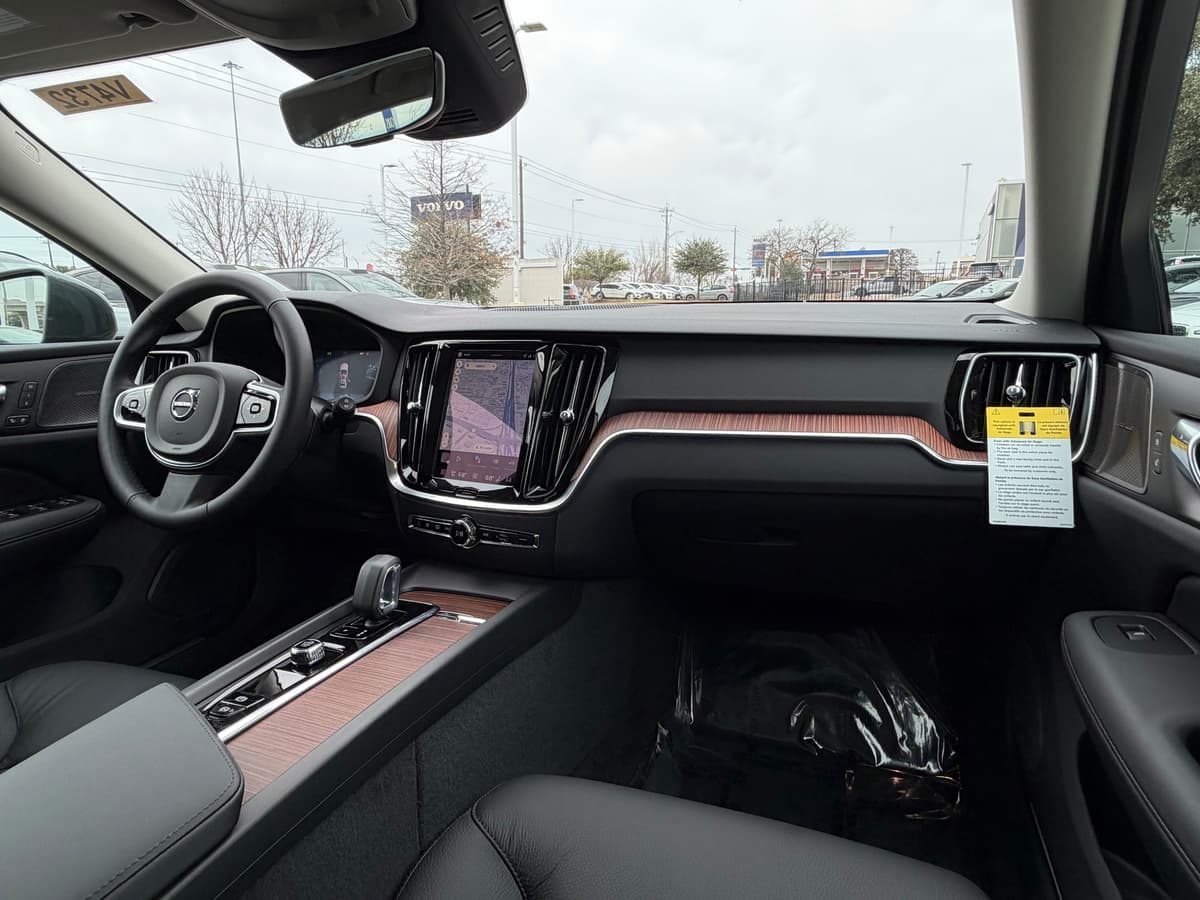 2026 Volvo V60 Cross Country - Image 10