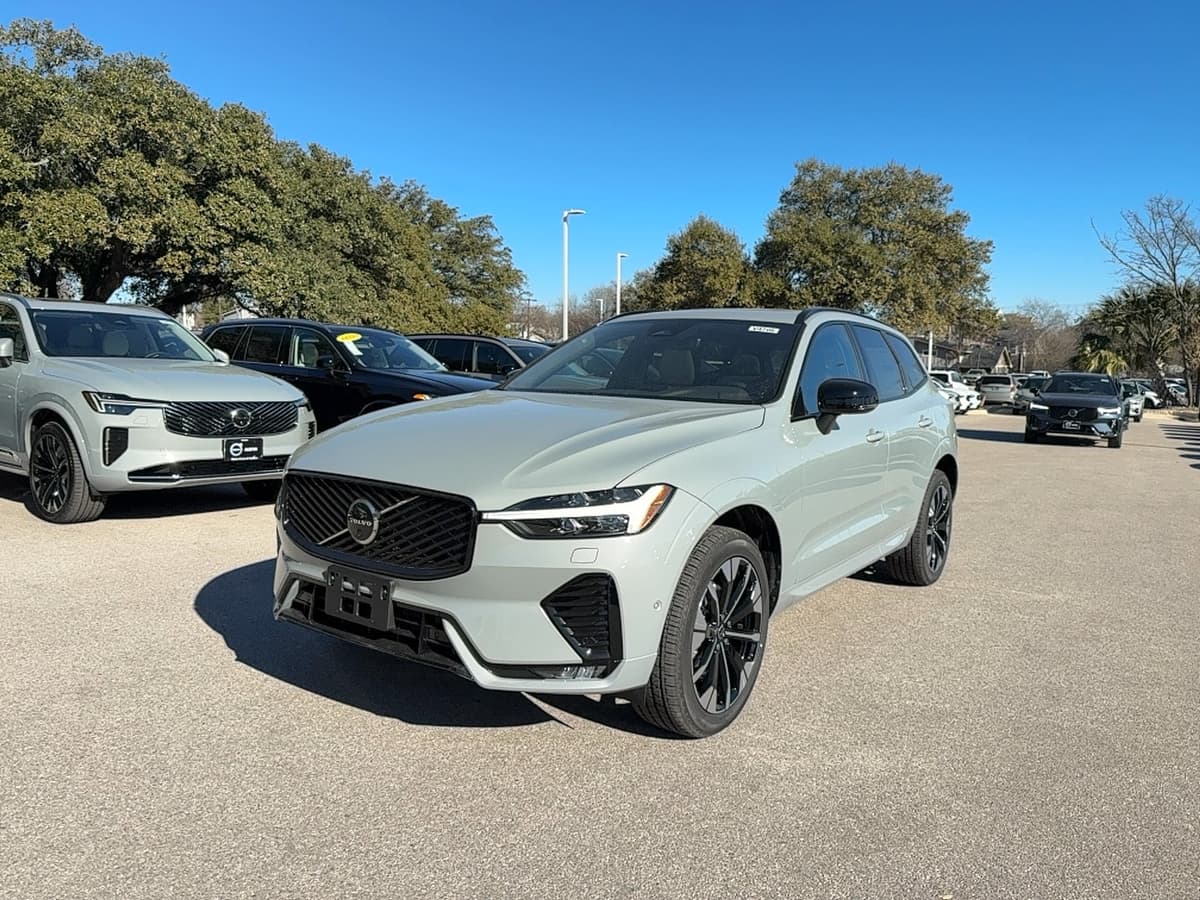 2026 Volvo XC60 - Image 2