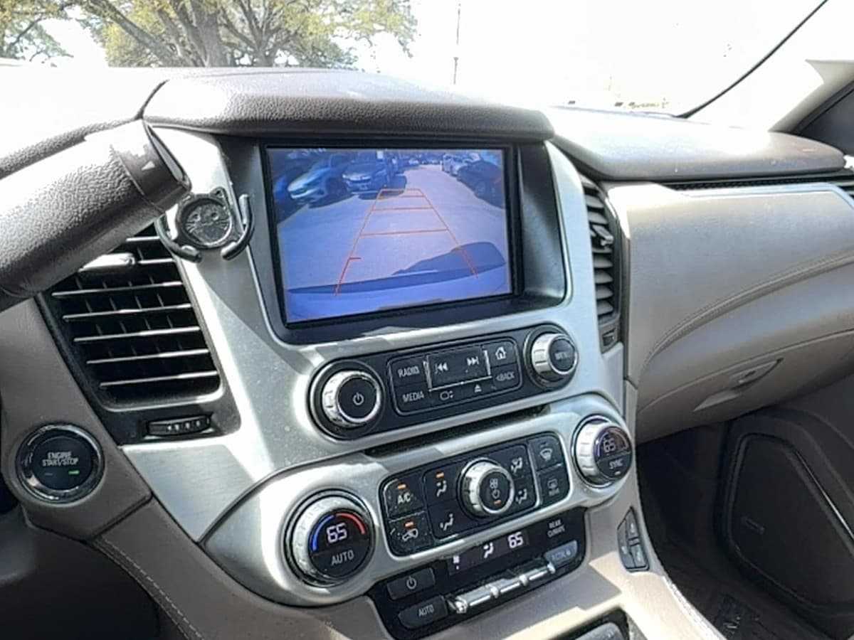 2017 GMC Yukon XL - Image 24