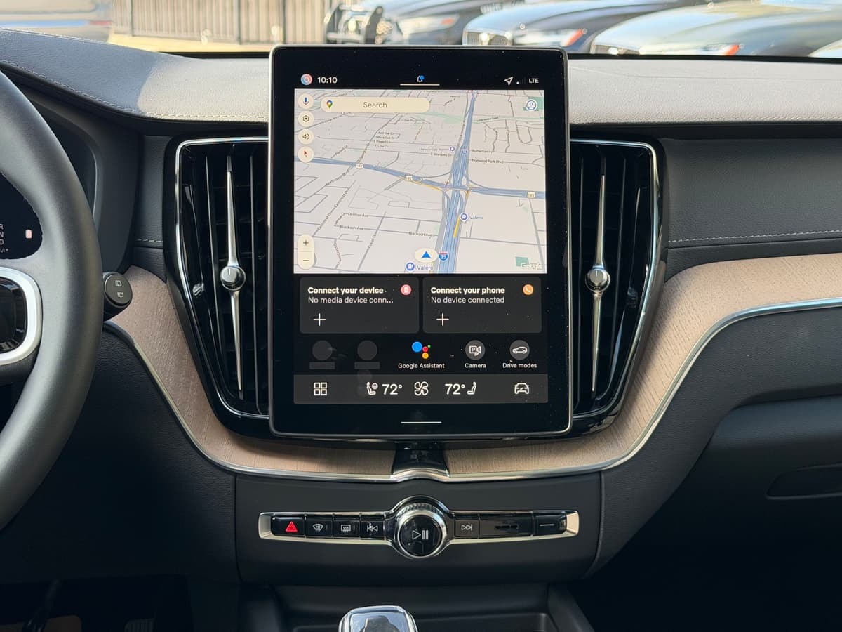 2026 Volvo XC60 - Image 12