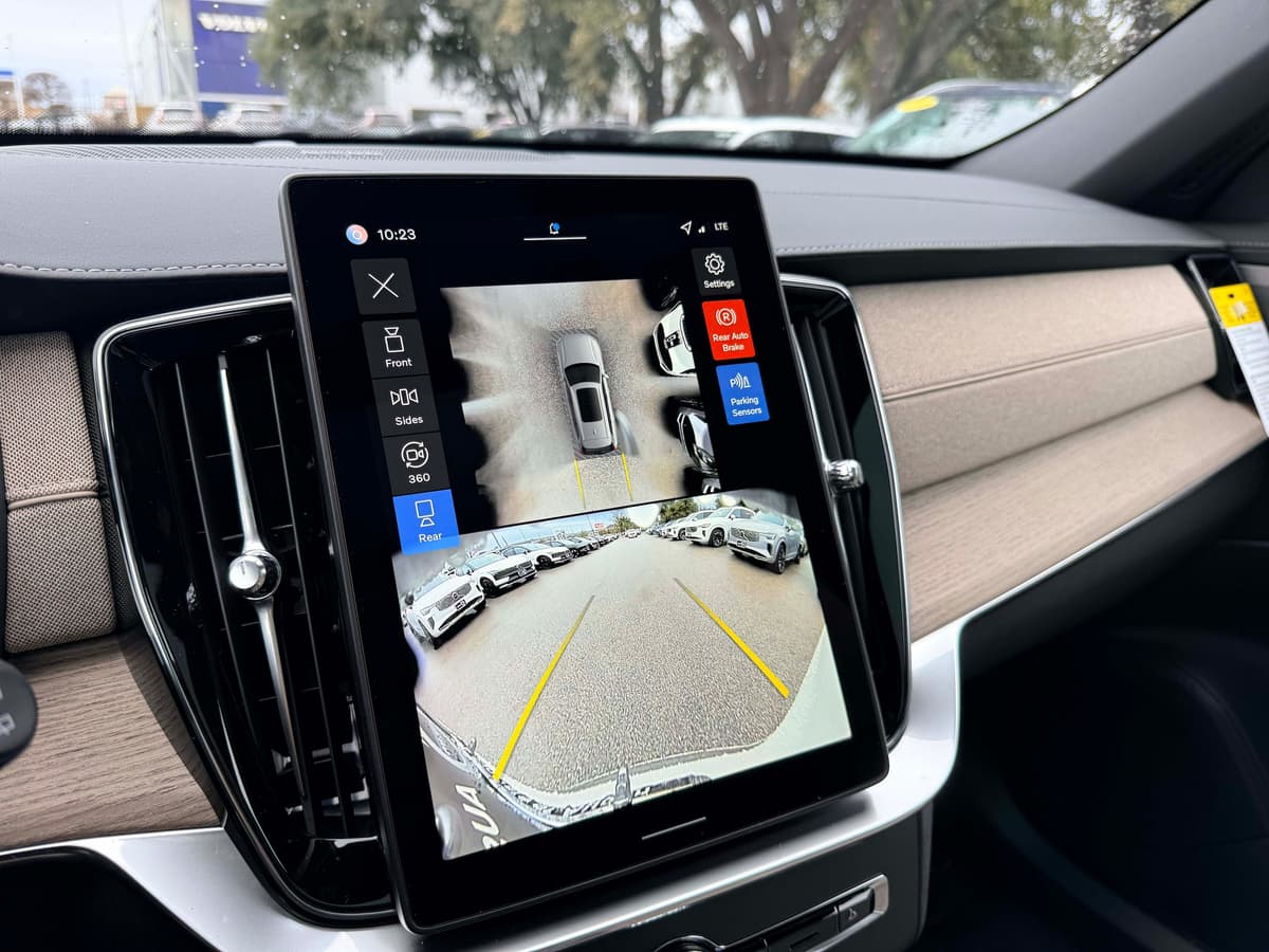 2026 Volvo XC90 - Image 23