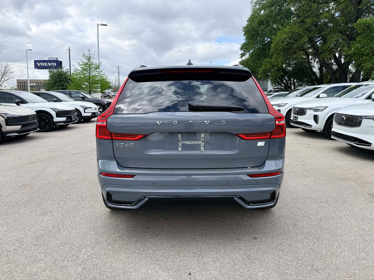 2024 Volvo XC60 plug-in hybrid - Image 5