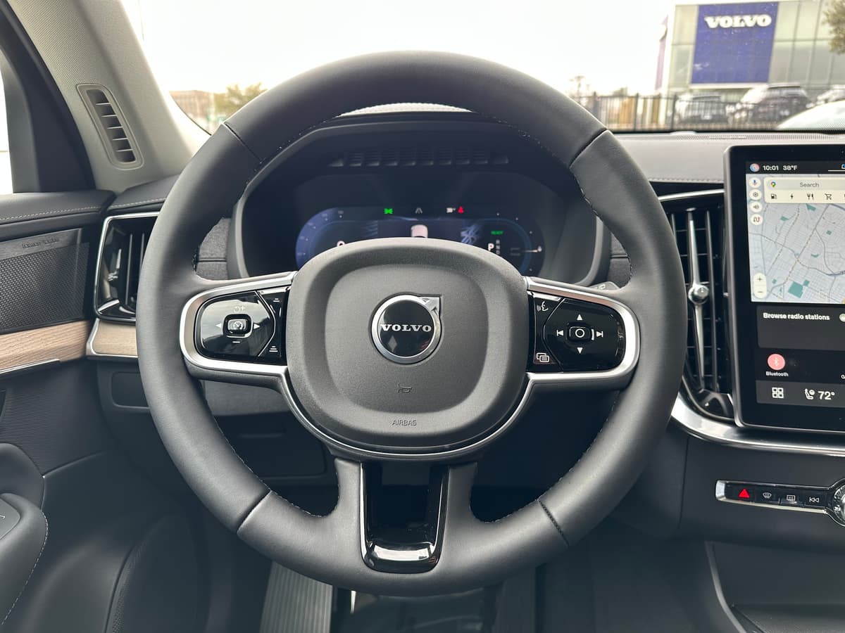 2025 Volvo XC90 plug-in hybrid - Image 14